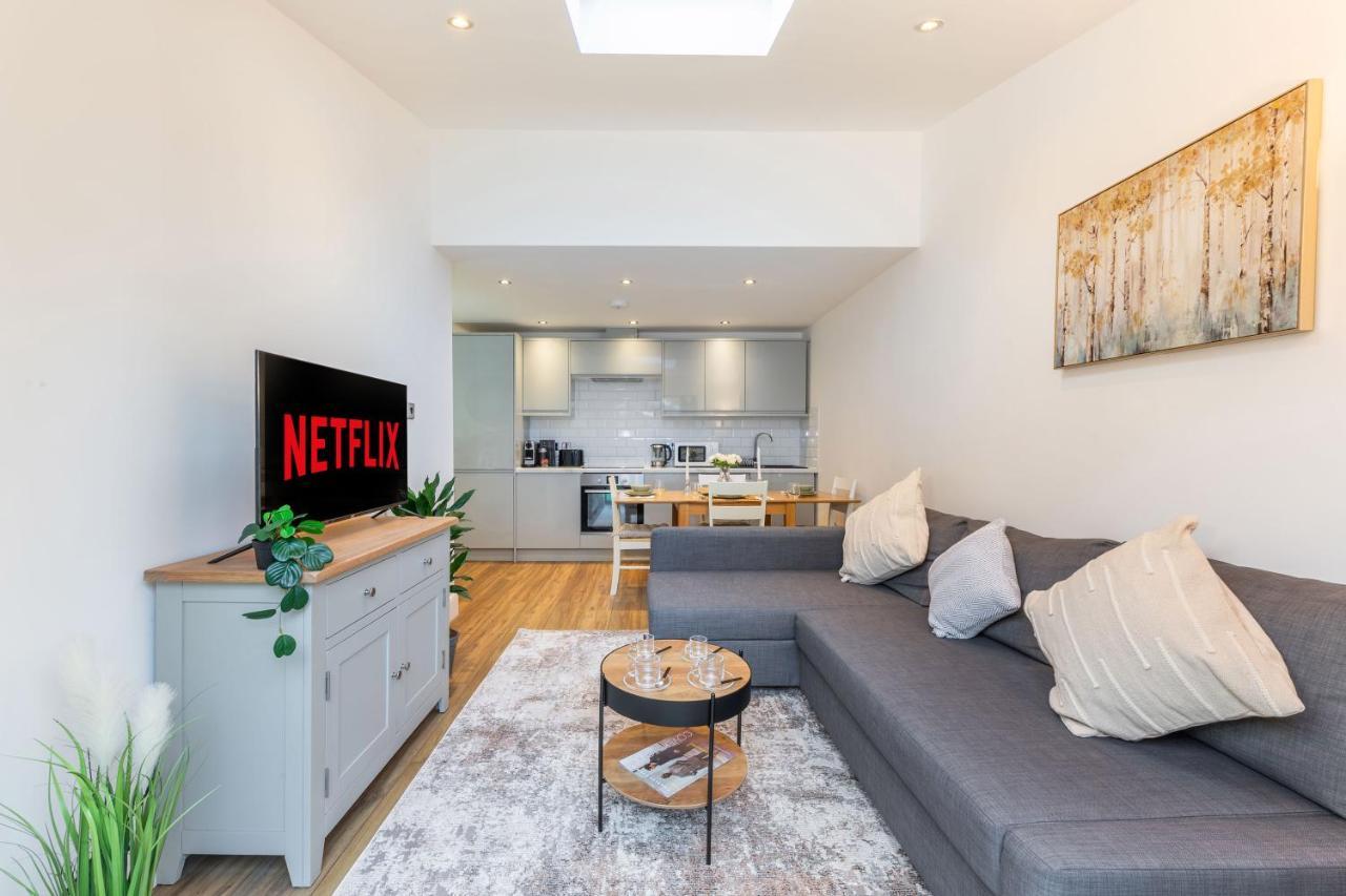 Three-Bedroom Bliss In London Town Esterno foto